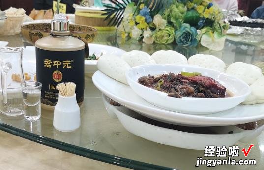 老祖宗提醒:4个酒桌“识人术”,字字都是真言,早知道不吃亏