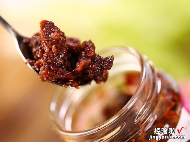 家中自制香菇酱,秘制配方,做一锅吃三天,拌面拌饭夹馒头太香了