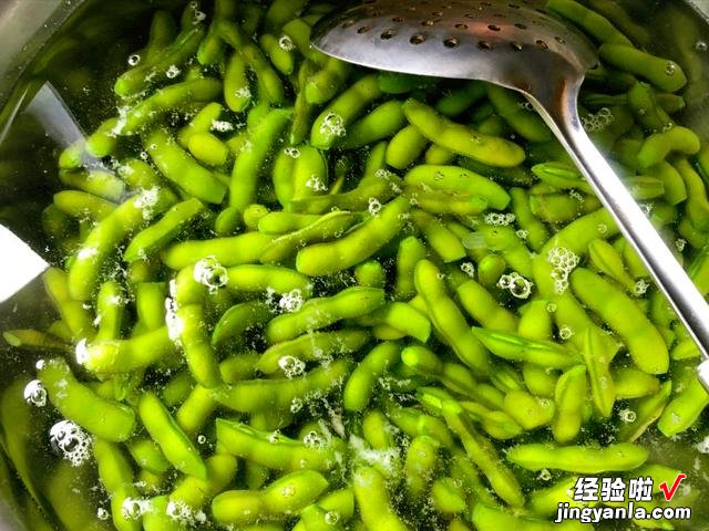 当之无愧的“纤维冠军”，比芹菜杆还高，适合当下酒菜，鲜香美味