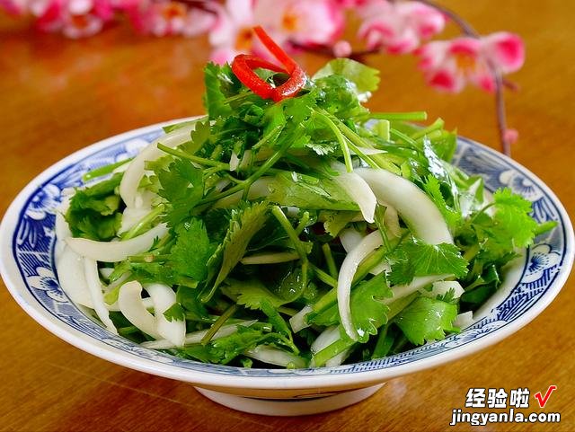 教你一道北方生猛的“老虎菜”，辣脆爽口，开胃解腻，下饭最适合