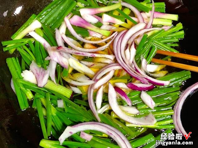 万能蒜蓉酱的秘制做法,蒜香味十足,蒸海鲜、烤茄子,做啥都好吃