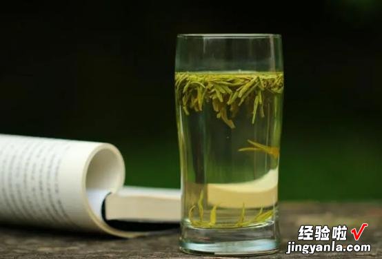 绿茶放了10年还能喝吗?绿茶的最佳饮用期,到底是多长时间?