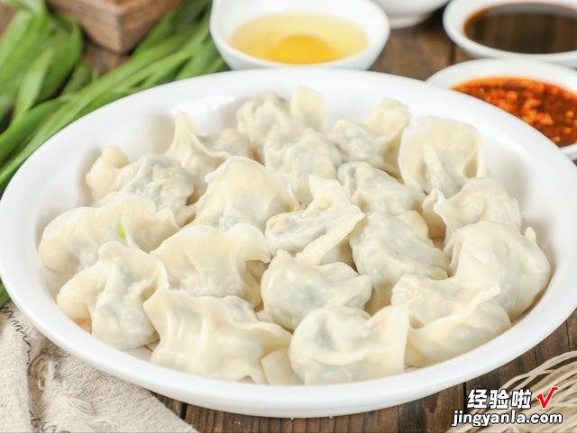 为什么饺子馆的三鲜馅好吃?原来调馅有技巧,做对了鲜嫩营养多汁