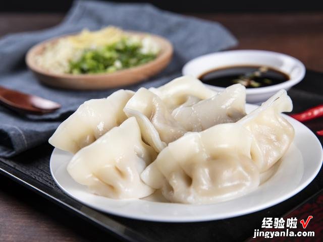 为什么饺子馆的三鲜馅好吃?原来调馅有技巧,做对了鲜嫩营养多汁