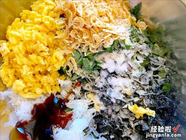 为什么饺子馆的三鲜馅好吃?原来调馅有技巧,做对了鲜嫩营养多汁