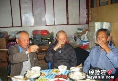 建议中老年人：少喝散装酒，多喝这2种白酒，都是纯酿，好喝不贵