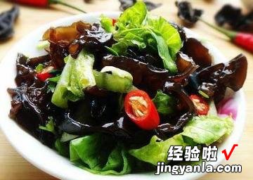 生菜拌木耳