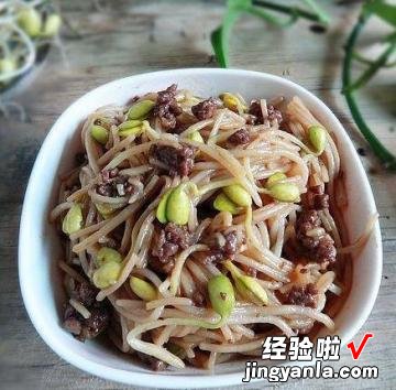 豆芽牛肉炒米线