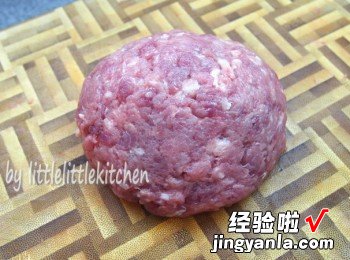 手剁鱿鱼冬菇肉饼