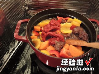 红酒焖牛肋肉