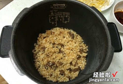 韩式牛肉豆芽饭