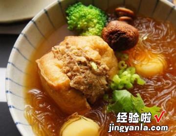 油豆腐镶肉煮冬粉