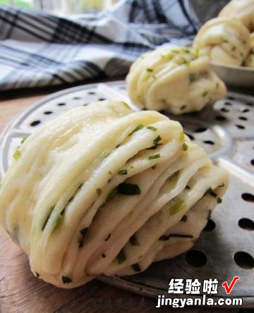 家常面食葱香花卷