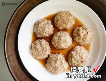 香菇菜肉丸子