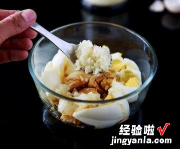 红油蒜茸拌鸡蛋