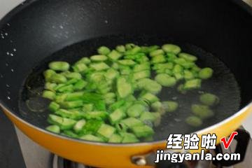 苦瓜爆鸡丁