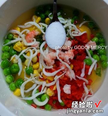 鸡蛋烩虾仁豌豆玉米粒