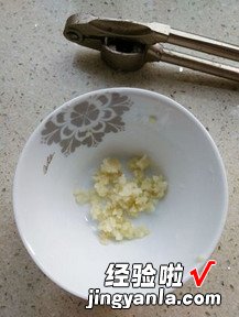 蒜香青豆拌金针菇