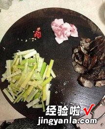 火麻油炒腊肠小竹笋