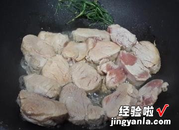 迷迭香马铃薯烧肉