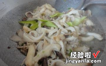 蘑菇尖椒炒肉