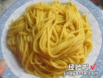 胡萝卜鱿鱼面