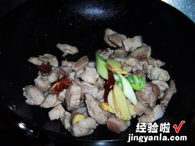 白萝卜炖猪肉