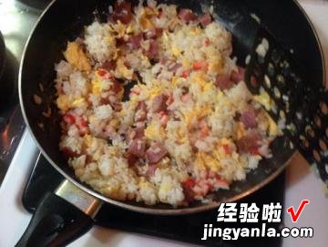 毛豆米香肠蛋炒饭