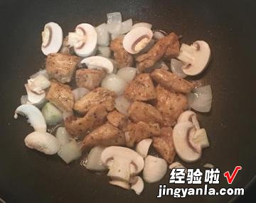 鸡肉蘑菇煎饼