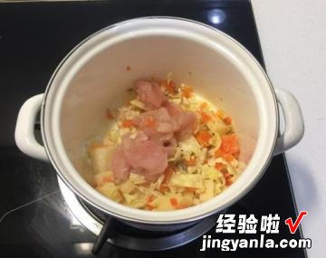 番茄鸡肉蔬菜炊饭