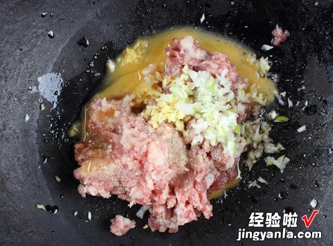 冬瓜鲫鱼汤氽羊肉丸子