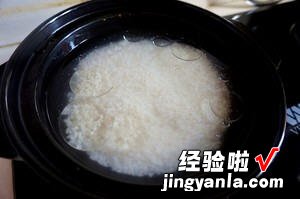 香辣排骨煲仔饭