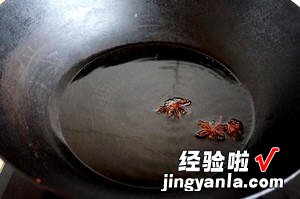 香辣排骨煲仔饭