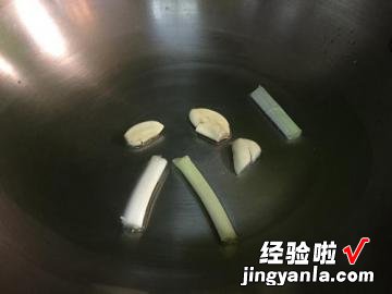 鸡胸肉炒茭白笋丝