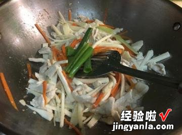 鸡胸肉炒茭白笋丝