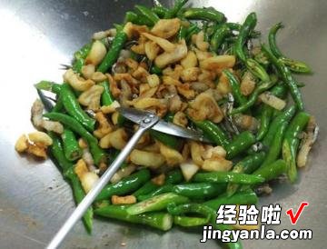 糯米椒炒豆鼓小鱼干