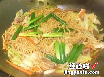 10分钟快手主食 高丽菜肉丝炒面