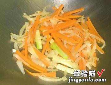 10分钟快手主食 高丽菜肉丝炒面