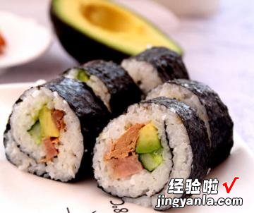 牛油果金枪鱼紫菜包饭