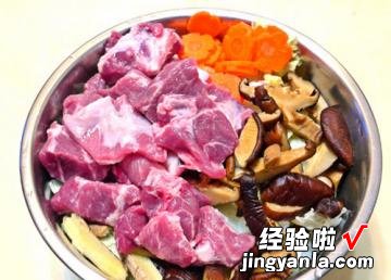 预防感冒 无水白菜猪肉锅