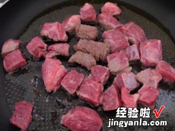 上班族便当：蒜片骰子牛肉配和风洋葱酱