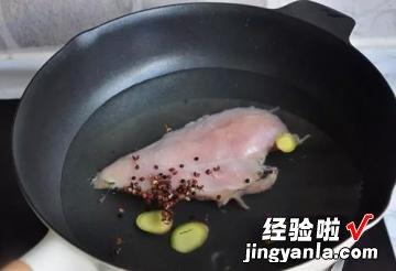 香辣开胃吃不腻 家常鸡丝拌面