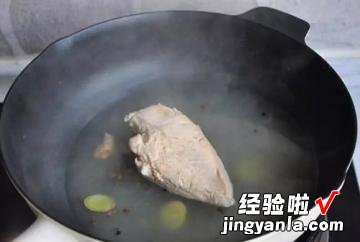 香辣开胃吃不腻 家常鸡丝拌面