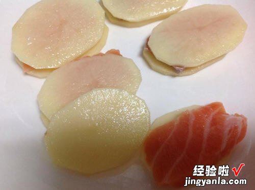 鲑鱼马铃薯饼