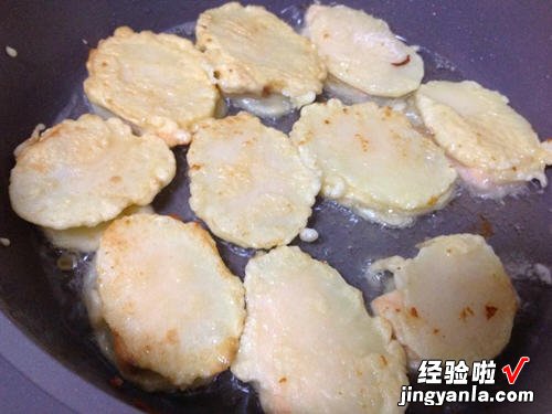 鲑鱼马铃薯饼