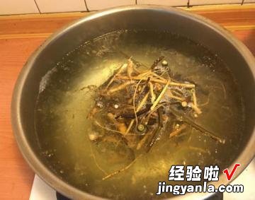 九尾草炖鸡汤