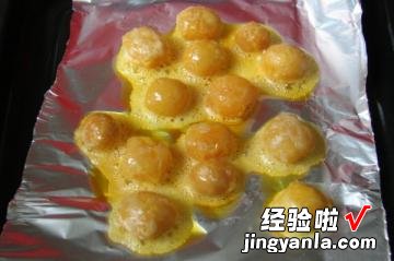 蛋黄莲蓉月饼