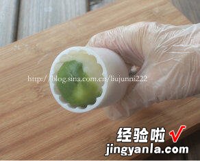 抹茶绿豆冰皮月饼