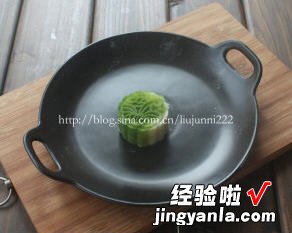 抹茶绿豆冰皮月饼