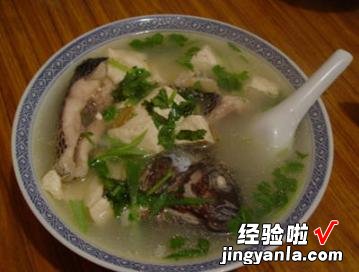 鲫鱼炖豆腐